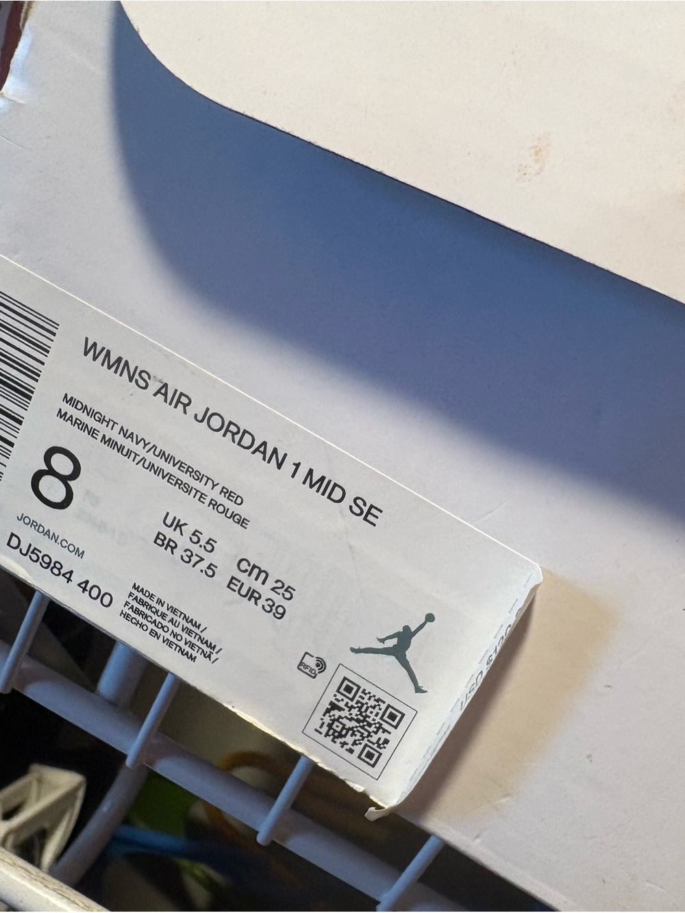 Jordan 1 Mid - White/Red/Navy - Picture 2 of 2